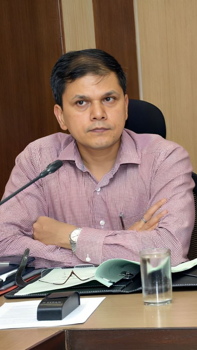 ठाण्यातील धोकादायक इमारतींबाबत तातडीच्या उपाययोजना कराव्यात -आयुक्त सौरभ राव यांचे निर्देश!