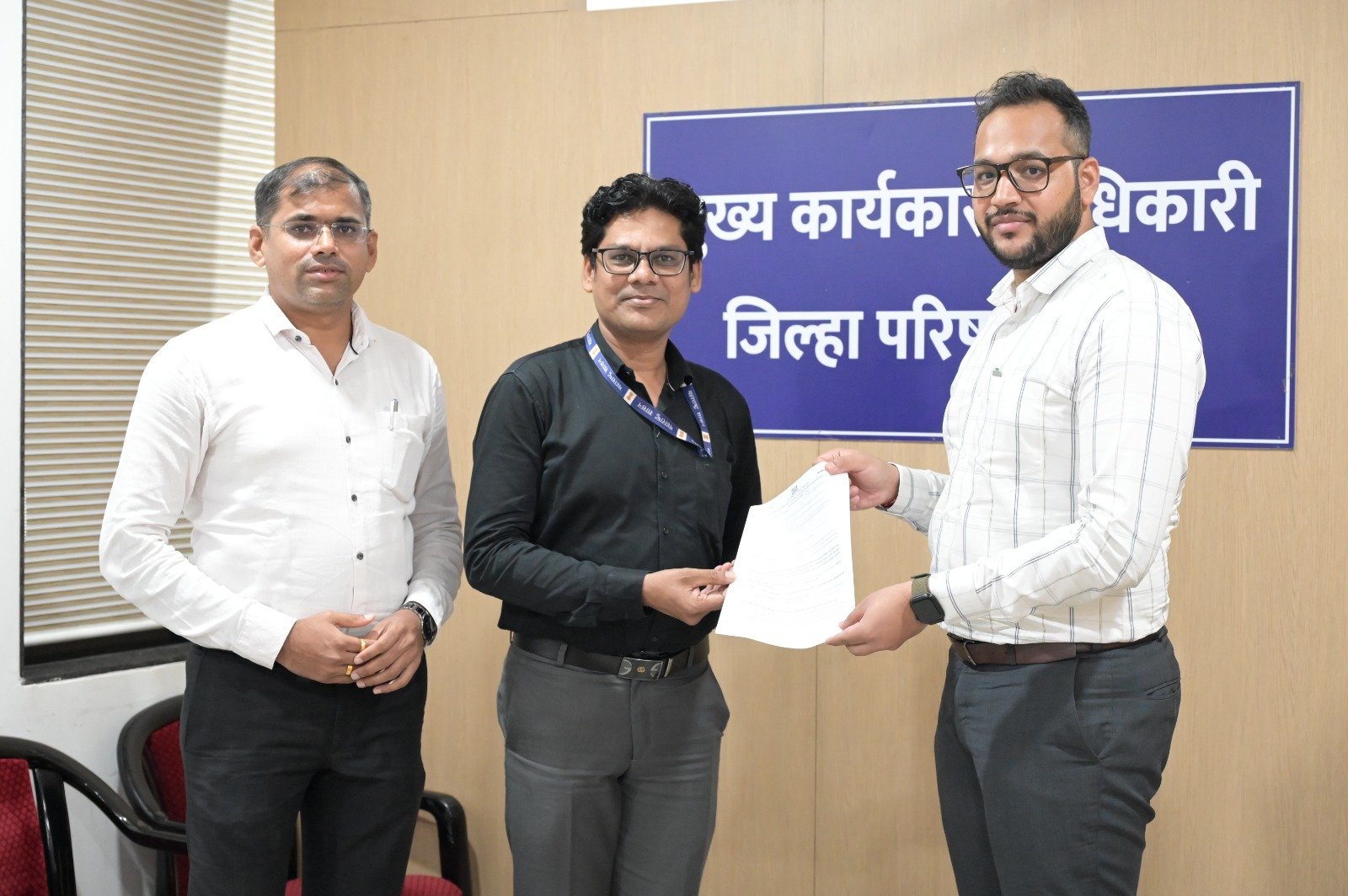 कास्ट्राईब कर्मचारी व शिक्षक संघटनांच्या विविध मागण्यांवर जिल्हा परिषदेत सकारात्मक चर्चा…अधिकारी-कर्मचाऱ्यांच्या सेवा विषयक प्रश्नांना प्राधान्याने मार्गी लावणार – मुख्य कार्यकारी अधिकारी रणजित यादव!