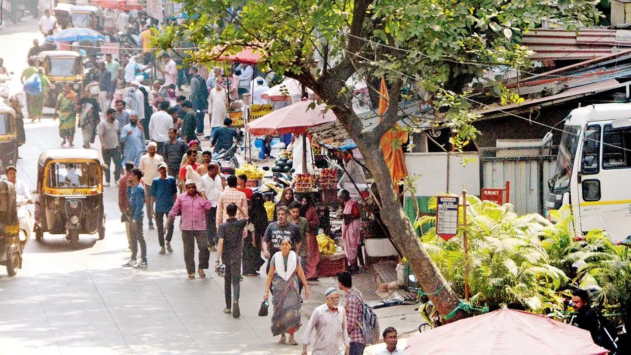 ठाणे शहरात सुरू असलेले फेरीवाल्यांचे पुनःसर्वेक्षण पूर्णपणे मोफत; पैशाची मागणी झाल्यास तक्रार करण्याचे महापालिकेचे आवाहन!