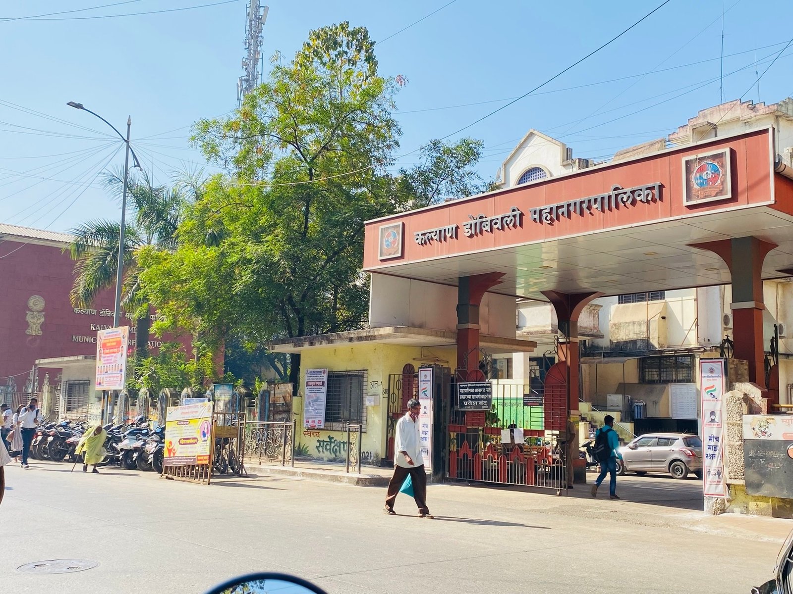 डोंबिवलीतील फेरीवाला हटाव मोहिमेत हलगर्जी, दोन कर्मचाऱ्यांवर निलंबनाची कारवाई!