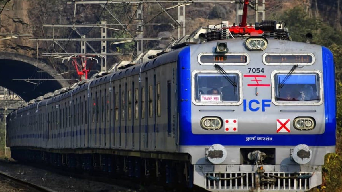 Mumbai AC local: मुंबईकरांचा लोकल प्रवास बदलणार: २३८ नव्या एसी लोकलबाबत केंद्र सरकारचा मोठा निर्णय!