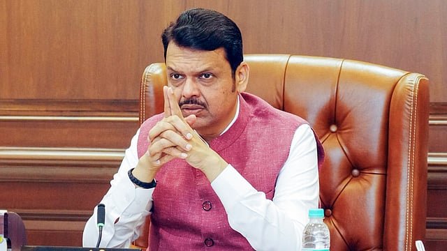 परप्रांतीय रिक्षा-टॅक्सीचालकांसाठी देवेंद्र फडणवीसांची मोठी घोषणा; मराठी शिकण्यासाठी १ वर्षाची मुदतवाढ!