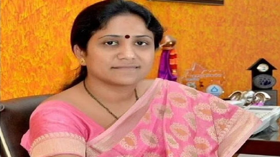 Ncp : राष्ट्रवादी महिला आघाडीत नवे नेतृत्व: रुपाली चाकणकरांनंतर वैशाली नागवडेंकडे महिला प्रदेशाध्यक्षपदाची धुरा!