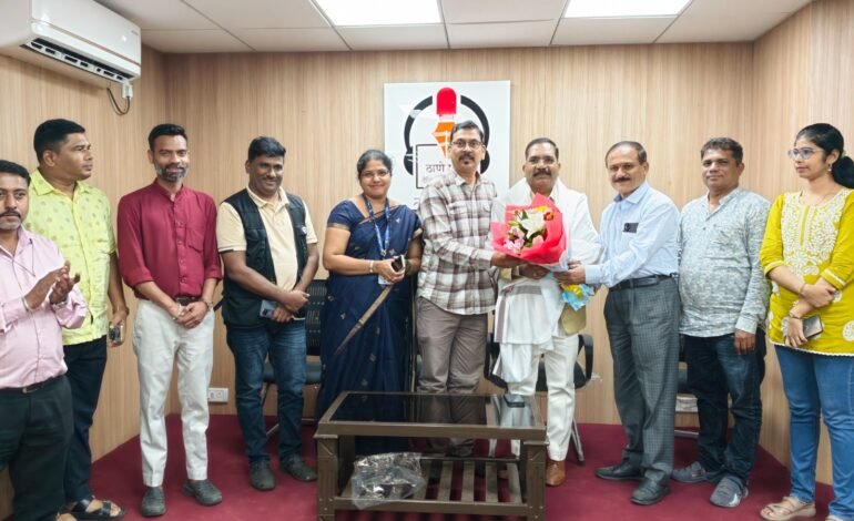 अतिरिक्त आयुक्त संदीप माळवी यांचा पत्रकार संघाकडून सन्मानसेवा निवृत्तीच्या दिल्या शुभेच्छा!