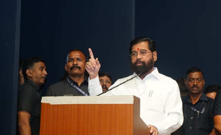 ‘नीडर लीडर’ रामदास आठवले हे सामाजिक न्यायाचे बुलंद नेतृत्व उपमुख्यमंत्री एकनाथ शिंदे; सामाजिक न्याय राज्यमंत्री रामदास आठवले यांच्या मंत्रिपदाच्या दशकपूर्ती सोहळा उत्साहात संपन्न!