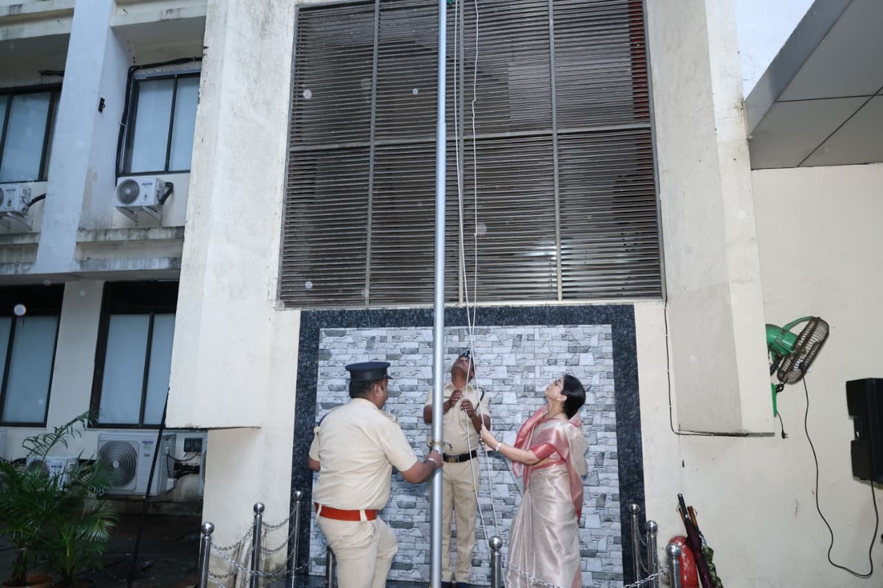 Thane: मुंबई महानगर प्रदेश झोपडपट्टी पुनर्वसन प्राधिकरणात ‘स्वातंत्र्य दिन’ उत्साहात साजरा!