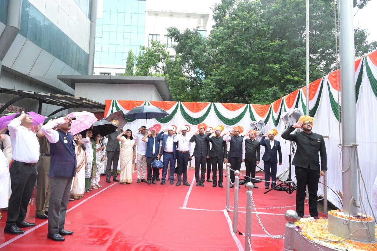 Thane: ठाणे येथे ८० वा स्वातंत्र्य दिन उत्साहात साजरा…‘हर घर तिरंगा’ अभियानांतर्गत तिरंगा प्रतिज्ञेसह तंबाखूमुक्ती, मृदा व जलसंधारणाची शपथ!