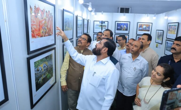 Thane: बदलत असलेल्या ठाणे शहराचा विकास छायाचित्रातून मांडावा – उपमुख्यमंत्री एकनाथ शिंदे..जागतिक छायाचित्र दिनानिमित्त ठाण्यात छायाचित्र प्रदर्शन; शिष्यवृत्तीप्राप्त विद्यार्थ्यांचा सत्कार!