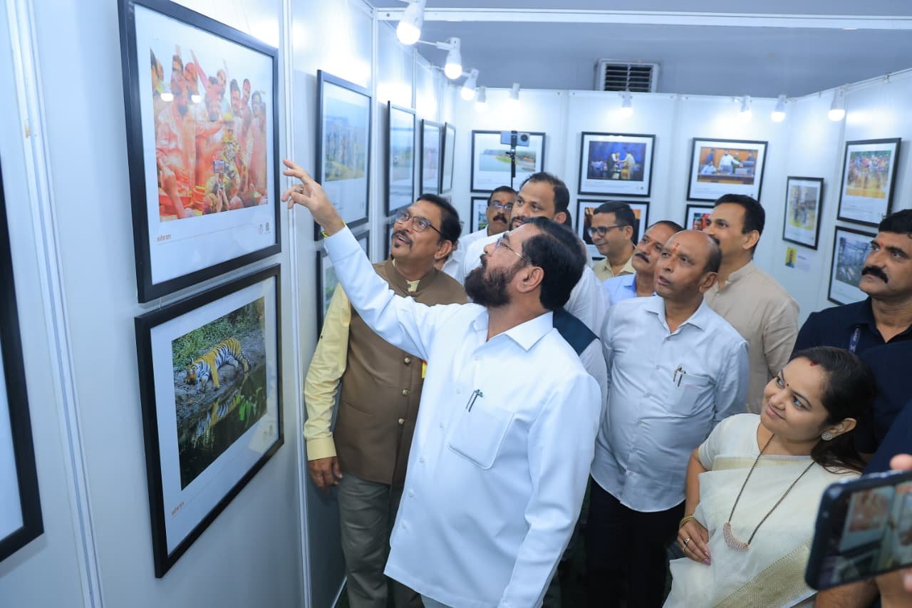 Thane: बदलत असलेल्या ठाणे शहराचा विकास छायाचित्रातून मांडावा – उपमुख्यमंत्री एकनाथ शिंदे..जागतिक छायाचित्र दिनानिमित्त ठाण्यात छायाचित्र प्रदर्शन; शिष्यवृत्तीप्राप्त विद्यार्थ्यांचा सत्कार!