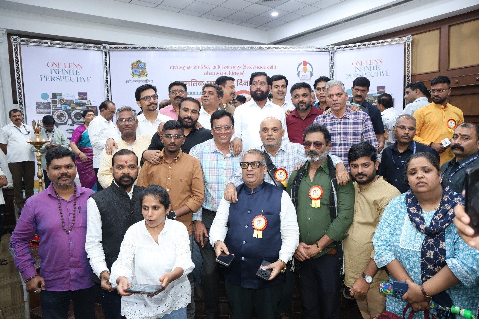 Thane: बदलत्या ठाण्याचा विकास छायाचित्रातून मांडावा … उपमुख्यमंत्री एकनाथ शिंदे ठाण्यातील पत्रकार भवन प्रश्न मार्गी लावणार जागतिक छायाचित्र दिनानिमित्त ठाण्यात छायाचित्र प्रदर्शन!