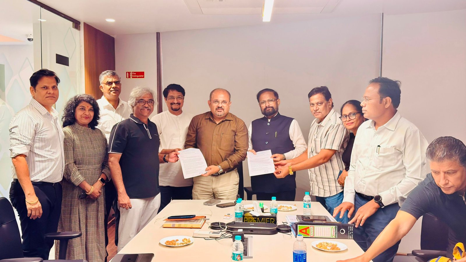 Thane – महा मेट्रोच्या अधिकाऱ्यांसोबत महामेट्रो मार्ग बदल आणि स्थानक जागा बदल संदर्भात ईडन वूड्स रहिवाशांची बैठक!