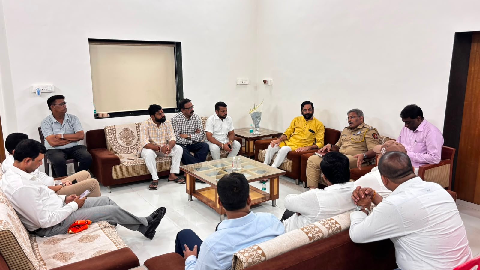 Thane: ठाण्यात धावणार प्री-पेड रिक्षा;चालक-प्रवासी वाद टळणार….आमदार संजय केळकर यांची माहिती आरटीओ, वाहतूक शाखा आणि लोकप्रतिनिधींच्या संयुक्त बैठकीत विविध निर्णय!