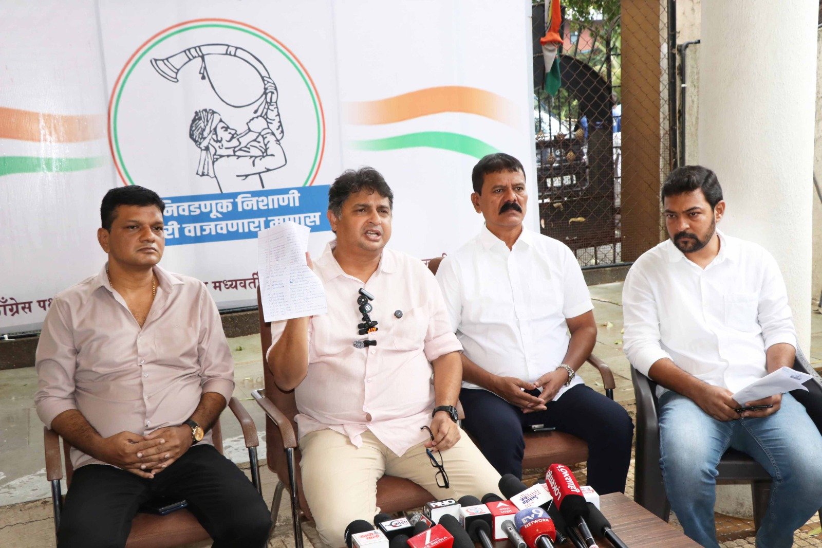 Thane – क्लस्टर कंपनीविरोधातील मोर्चाला परवानगी नाकारली …ठाण्यातील लोकशाहीचा मुडदा पाडला जातोय – मनोज प्रधान;  कंपनीच्या सांगण्यावरूनच दिली नोटीस..सापाच्या शेपटीवर पाय दिल्यानेच परवानगी नाकारली 27 ऑगस्टला मोर्चा निघणारच!