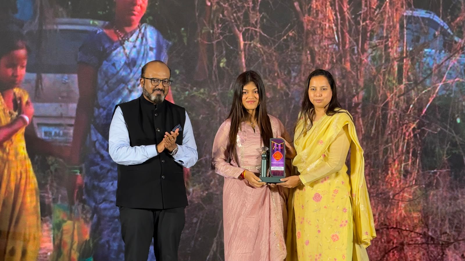 Mumbai: स्त्रीशक्तीच्या कर्तृत्वाचा गौरव आरोग्य सेवेतील उल्लेखनीय कार्यासाठी सौ. तेजस्विनी सांबरे-जाधव यांना ‘तिची सफर सन्मान’!