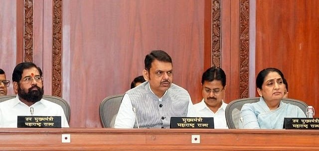 Thane : ठाण्यात मराठीच्या सक्तीवरून महायुतीत मतभेद? भाजपच्या अनुपस्थितीमुळे राजकीय चर्चांना उधाण!