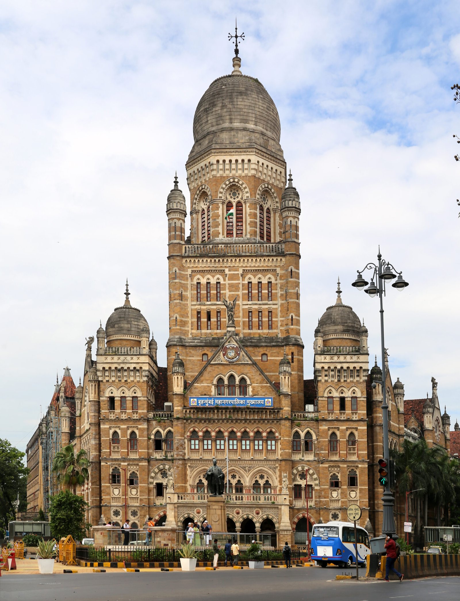 Brihanmumbai Municipal corporation: मुंबई महापालिका मुख्यालयावर आता ‘एआय’ कॅमेऱ्यांची नजर; सुरक्षा व्यवस्था होणार अधिक मजबूत!
