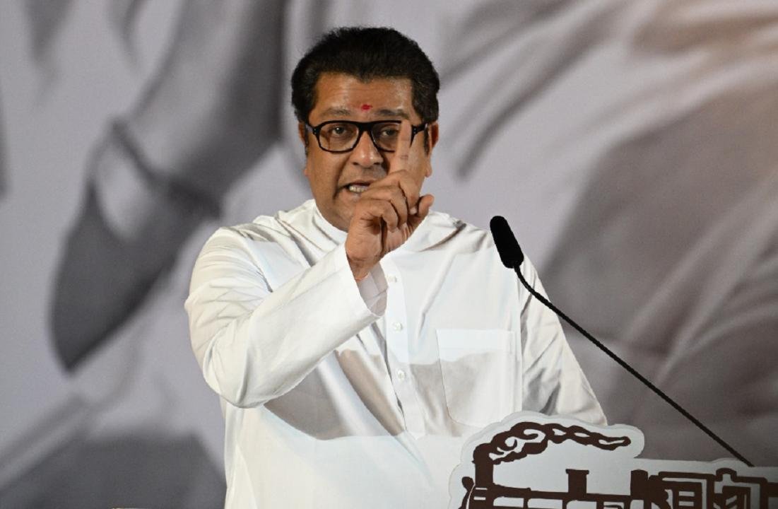 Nashik : नाशिक दौऱ्यात राज ठाकरेंचा राज्य सरकारवर जोरदार हल्लाबोल; खड्डे, पेपरफुटी आणि निवडणूक पद्धतीवरून तीव्र टीका!