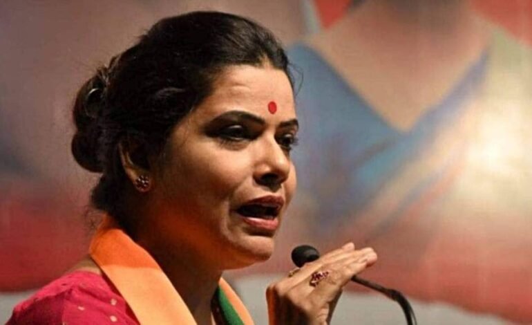 Ritu Tawade : मुंबई महापौर रितू तावडे यांच्या सोशल मीडिया खर्चावरून नवा वाद; पालिकेच्या कागदपत्रांत आणि स्पष्टीकरणात विसंगती!
