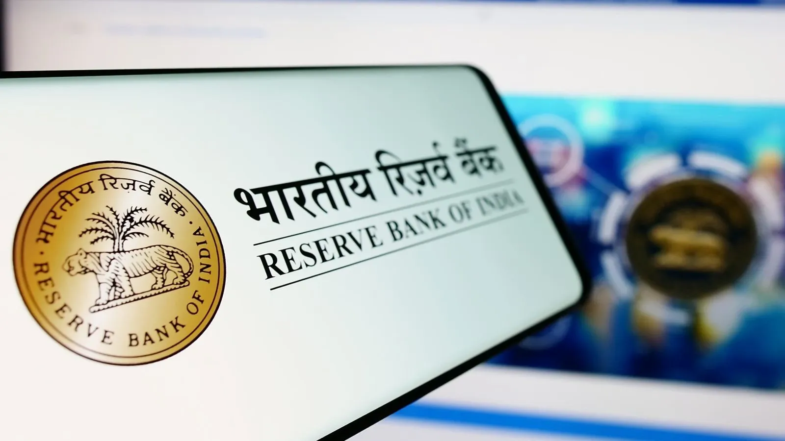 RBI : आरबीआयचा मोठा निर्णय: ग्रामीण सहकारी बँकांच्या गृहकर्ज नियमांत बदल; फसवणुकीला लागणार लगाम!
