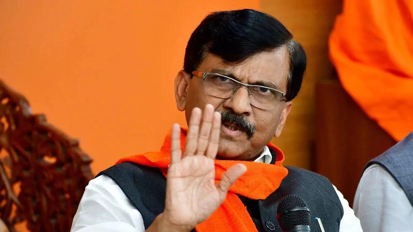Sanjay Raut : संजय राऊतांविरोधात सोलापुरात गुन्हा दाखल; जयकुमार गोरे यांच्याबाबत आक्षेपार्ह वक्तव्य केल्याचा आरोप!
