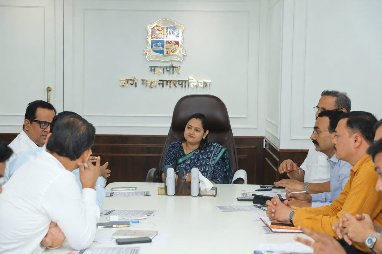 Thane: गणेशोत्सवाच्या पार्श्वभूमीवर सर्व यंत्रणांनी समन्वय साधून काम करावे –  महापौर शर्मिला पिंपळोलकर!